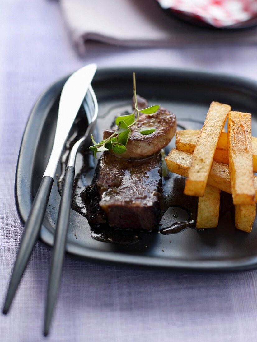 Caramelized Rossini fillet of beef with Pont-neuf potatoes