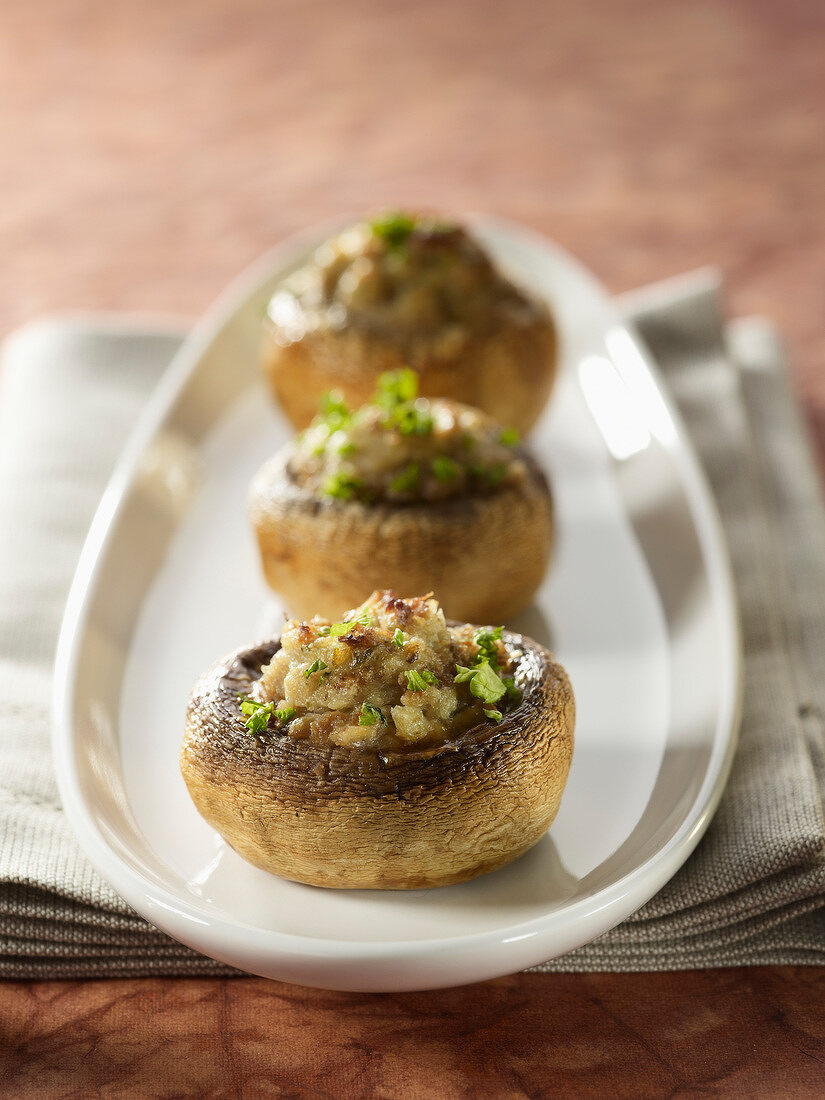 Champignons mit Knoblauchfüllung