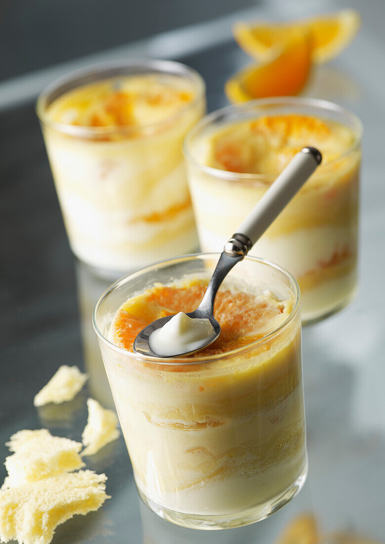 Orange and grapefruit trifle -style dessert