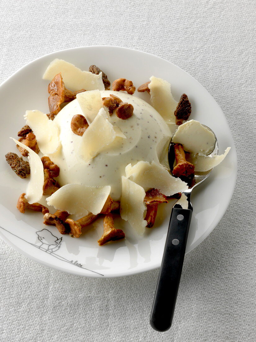 Panna cotta with parmesan and mushrooms
