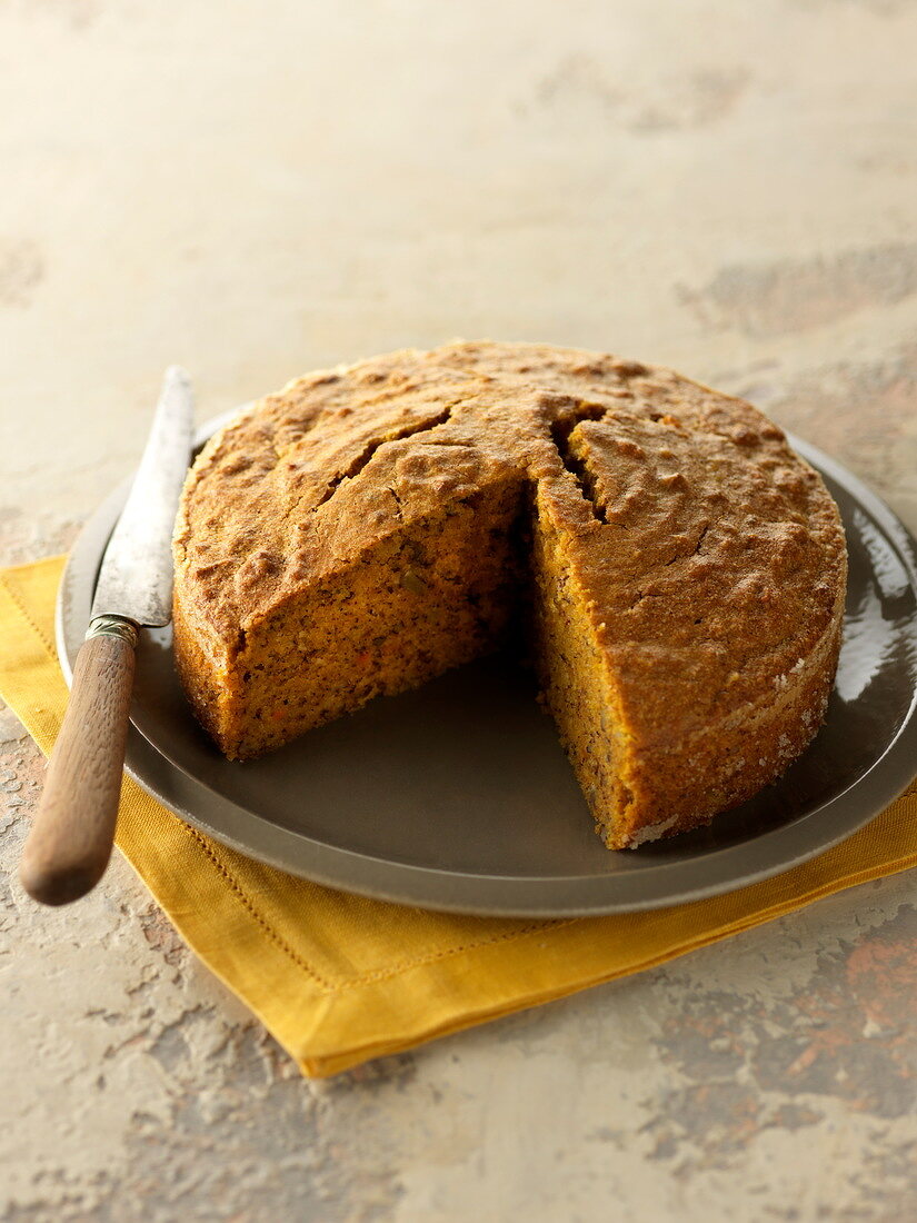 Karottenkuchen, angeschnitten