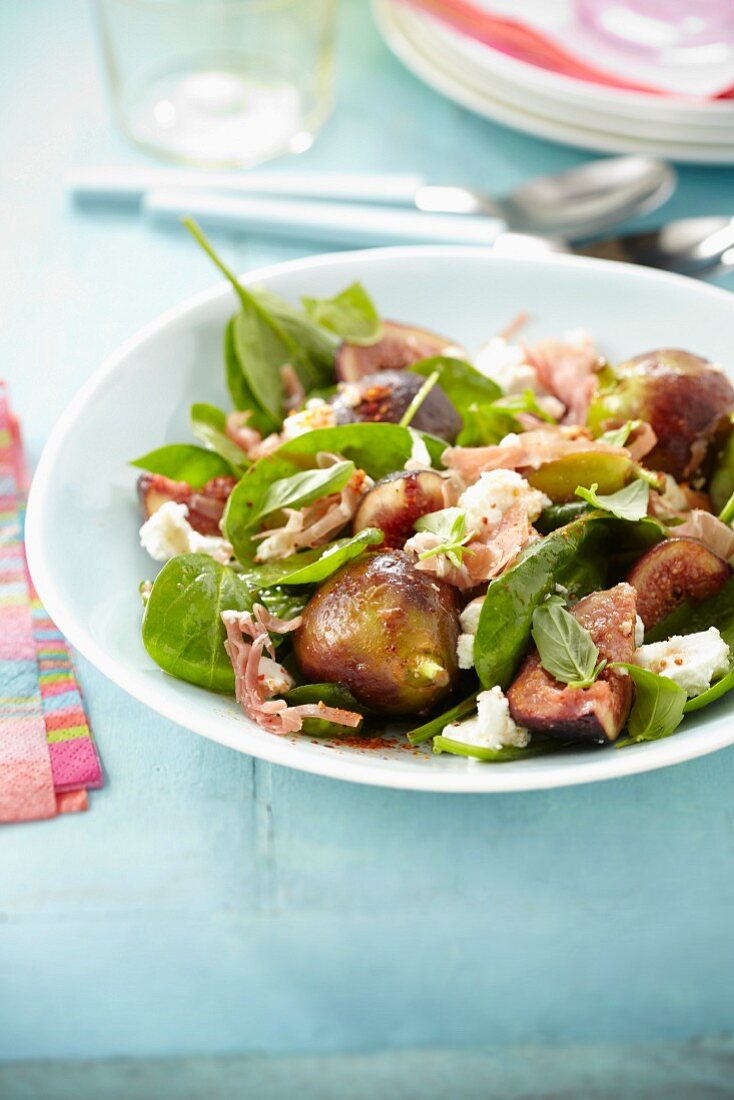 Spinatsalat mit Feigen und Ziegenkäse