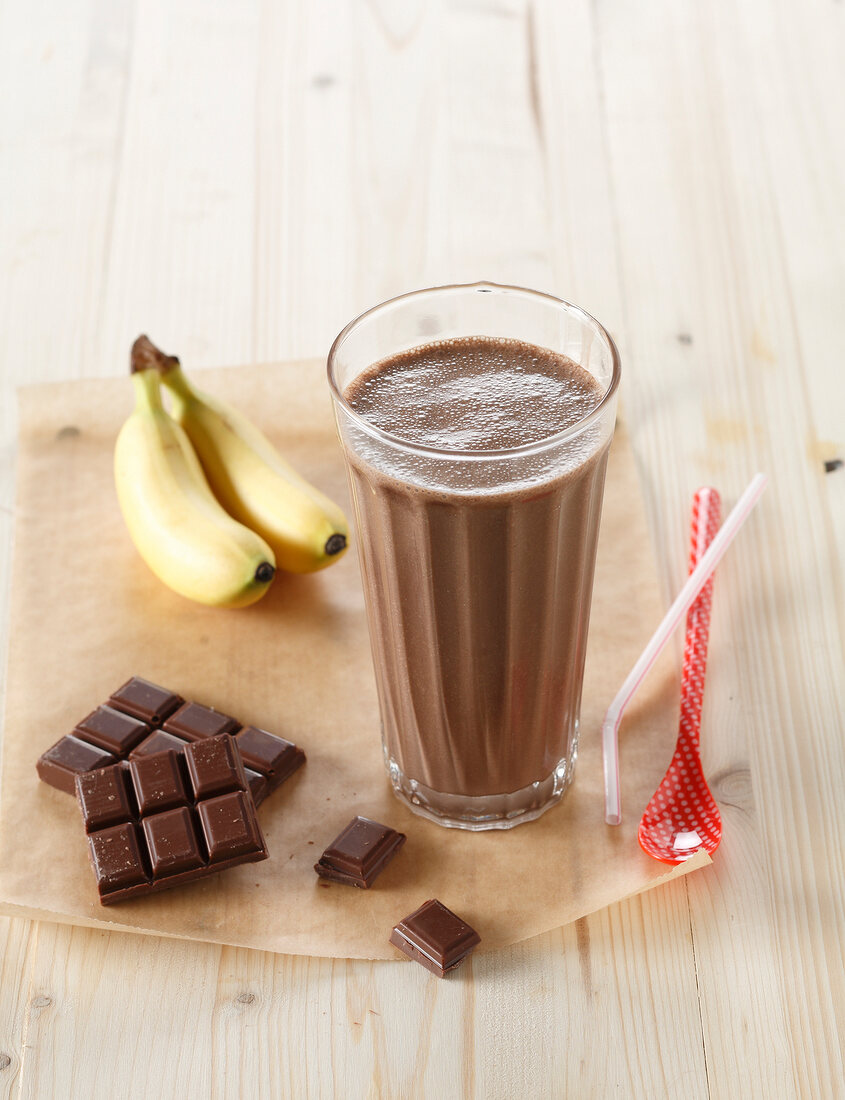 Chocolate-banana milkshake