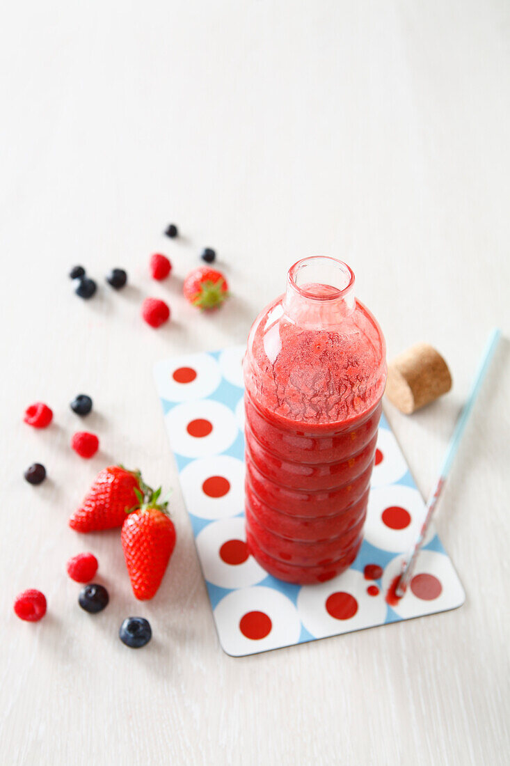 Strawberry,blueberry and raspberry natural antioxidant juice