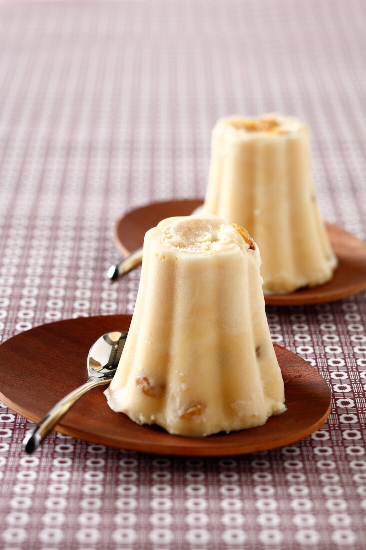 Rum-raisin ice cream Cannelés