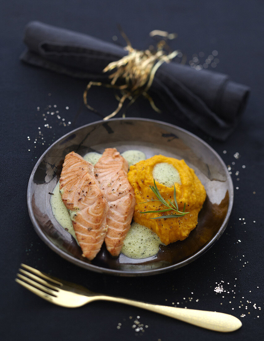 Half-cooked salmon with tarragon emulsion and sweet potato mash