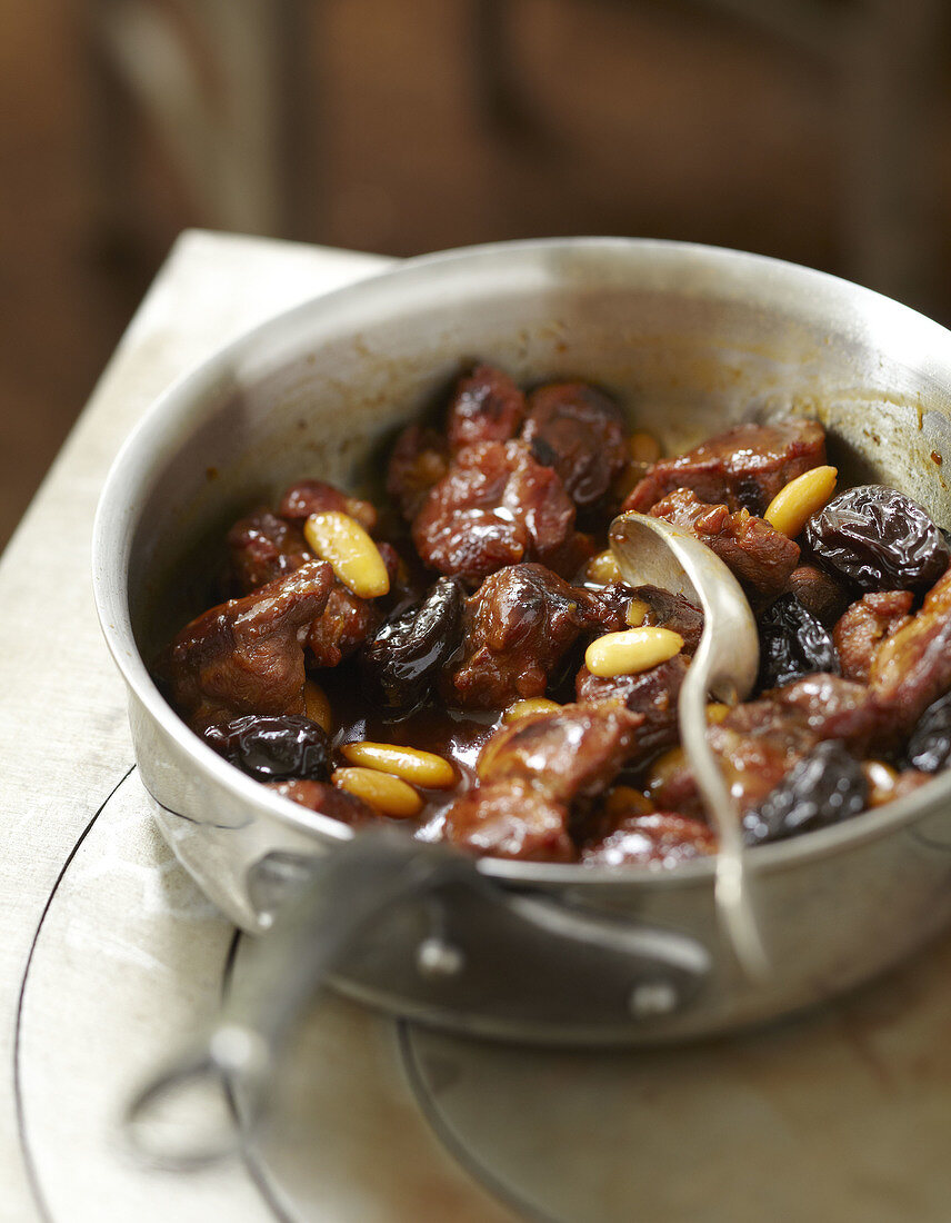 Lamb and dried fruit caramelized stew