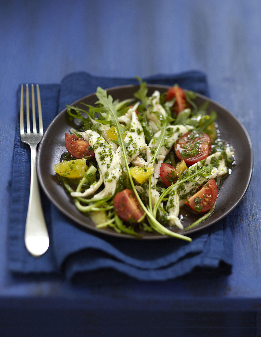 Gemischter Salat mit Rochenstreifen und Kräutervinaigrette