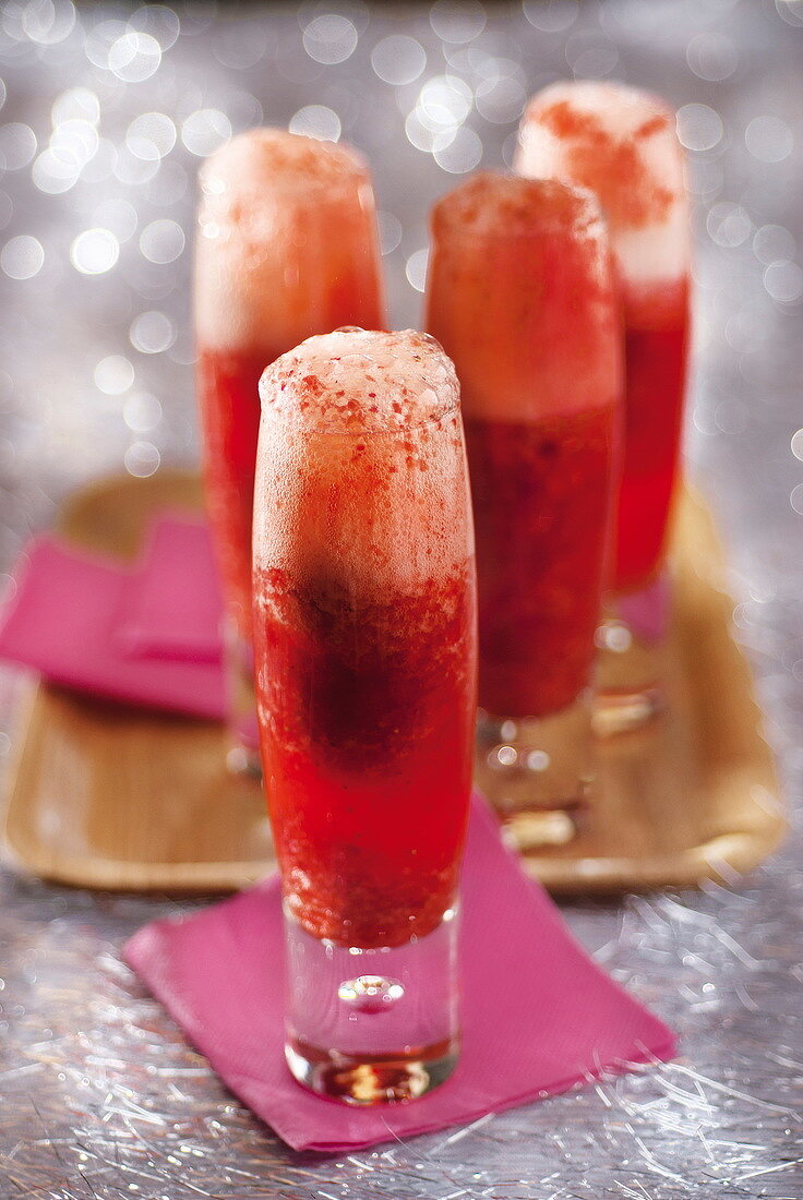 Fizzy strawberry cocktails