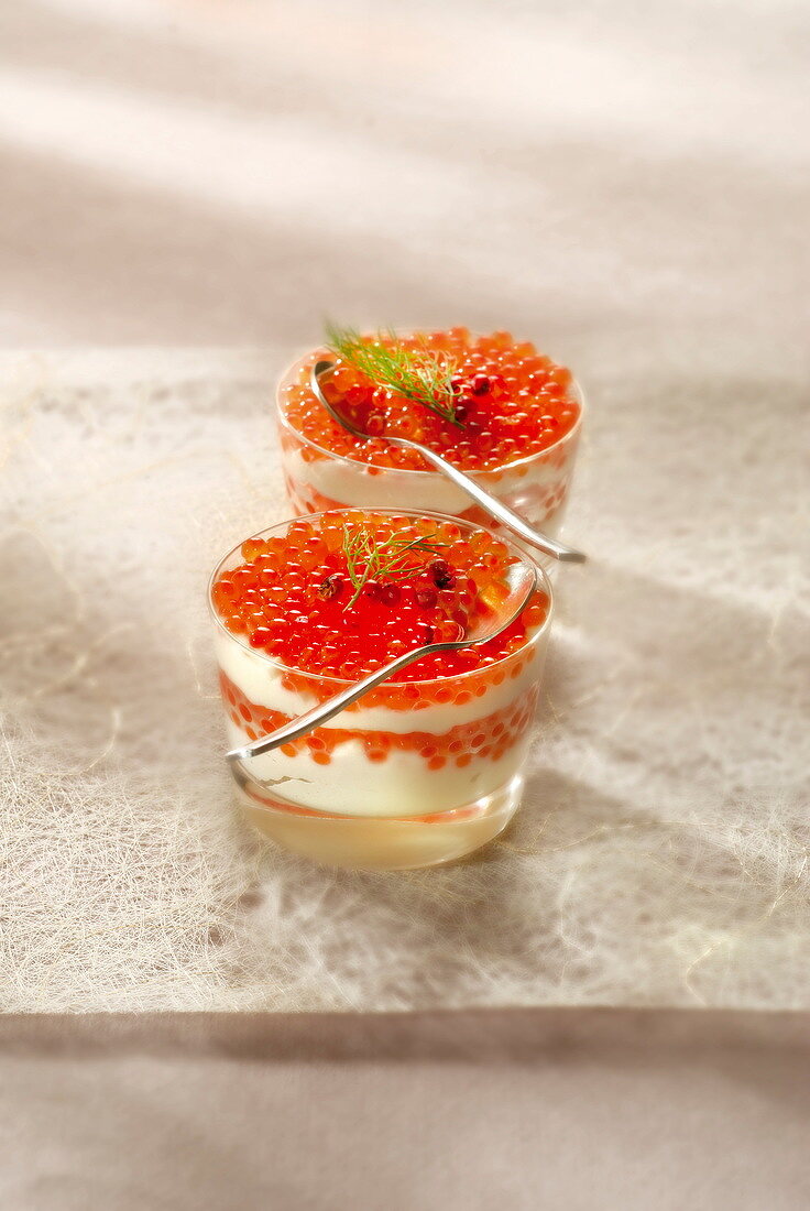 Mascarpone with salmon roe, pink peppercorns and dill