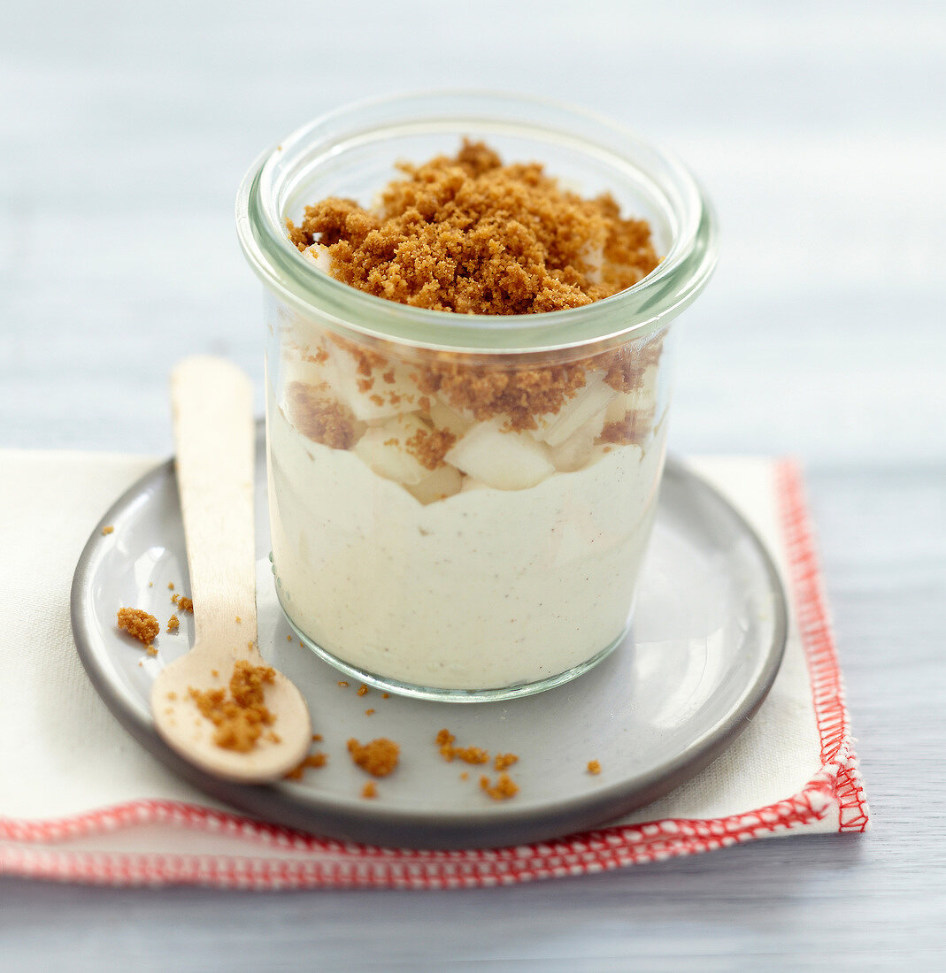 Fromage frais mousse with crushed Speculos biscuits