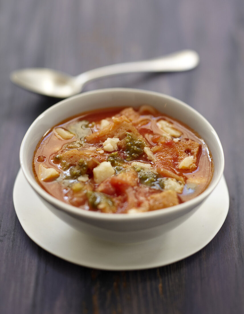 Italian tomato and bread soup