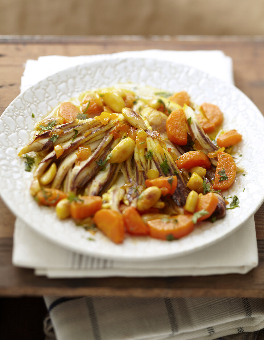 Tajine mit Rochen, Möhren und Mandeln