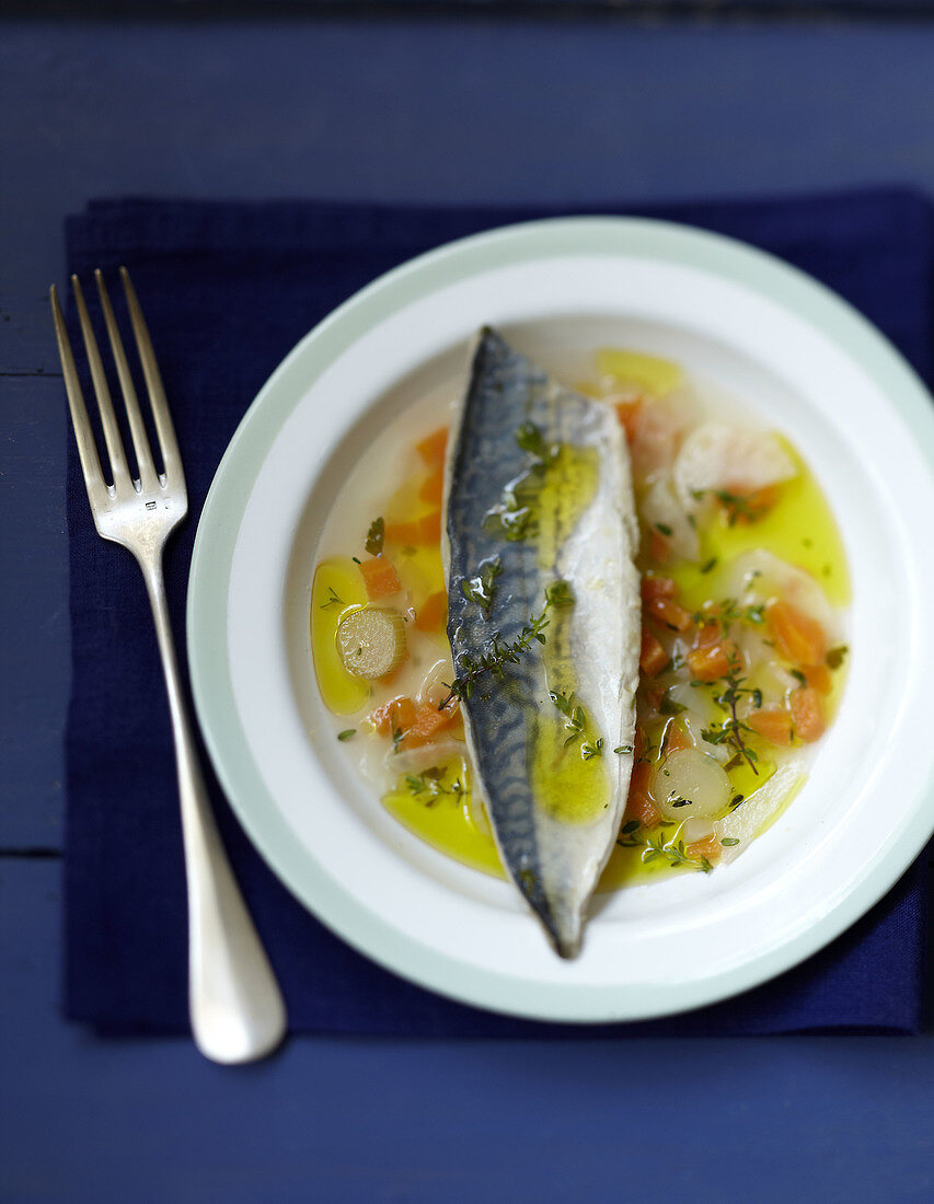 Mackerel marinated in thyme and vegetables