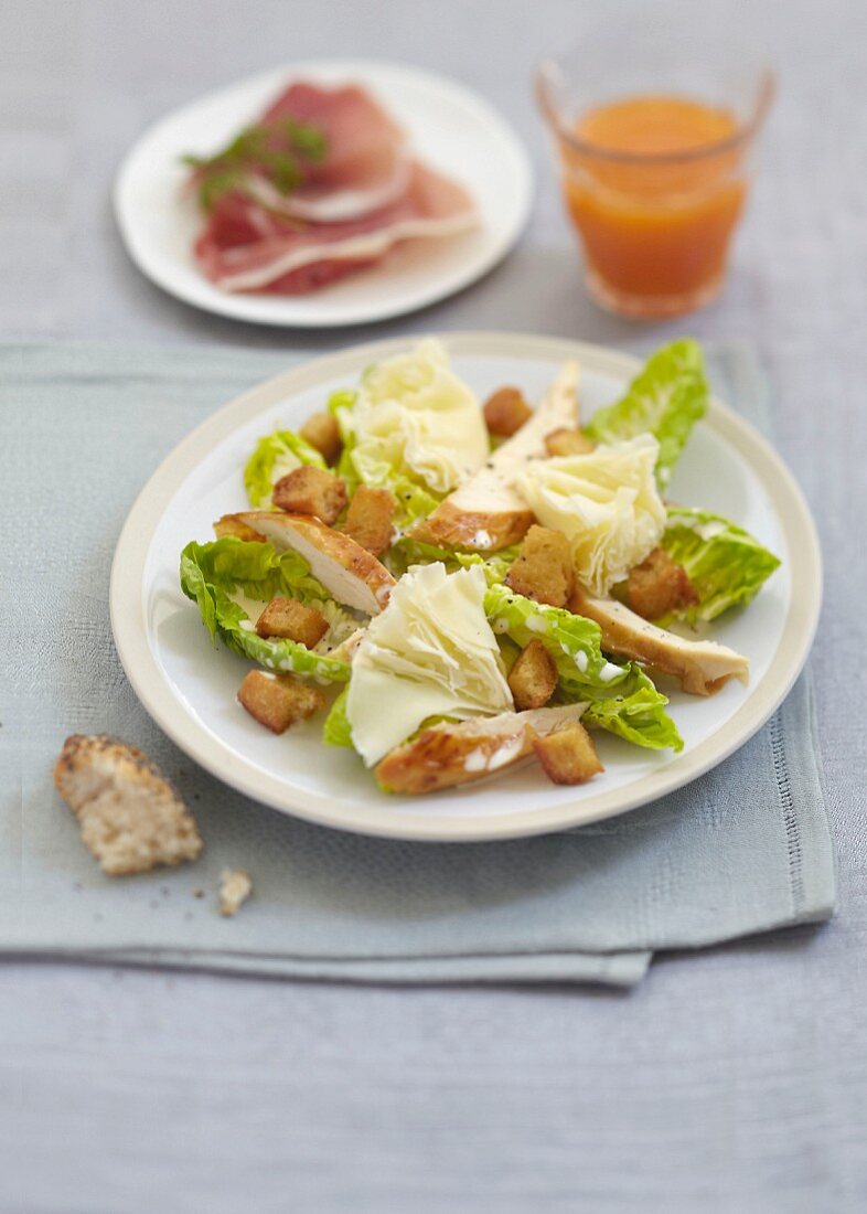 Caesar-Salat mit Tête-de-Moine-Käse