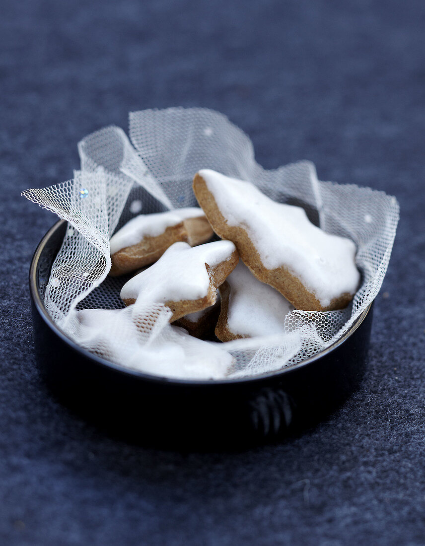 Small Christmas gingerbreads with frosting