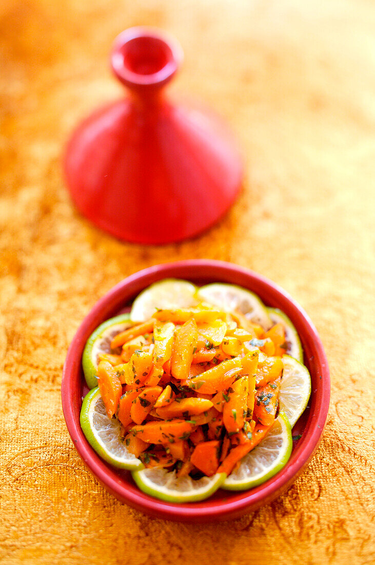 Karotten-Tajine mit Koriander und Zitrusfrüchten