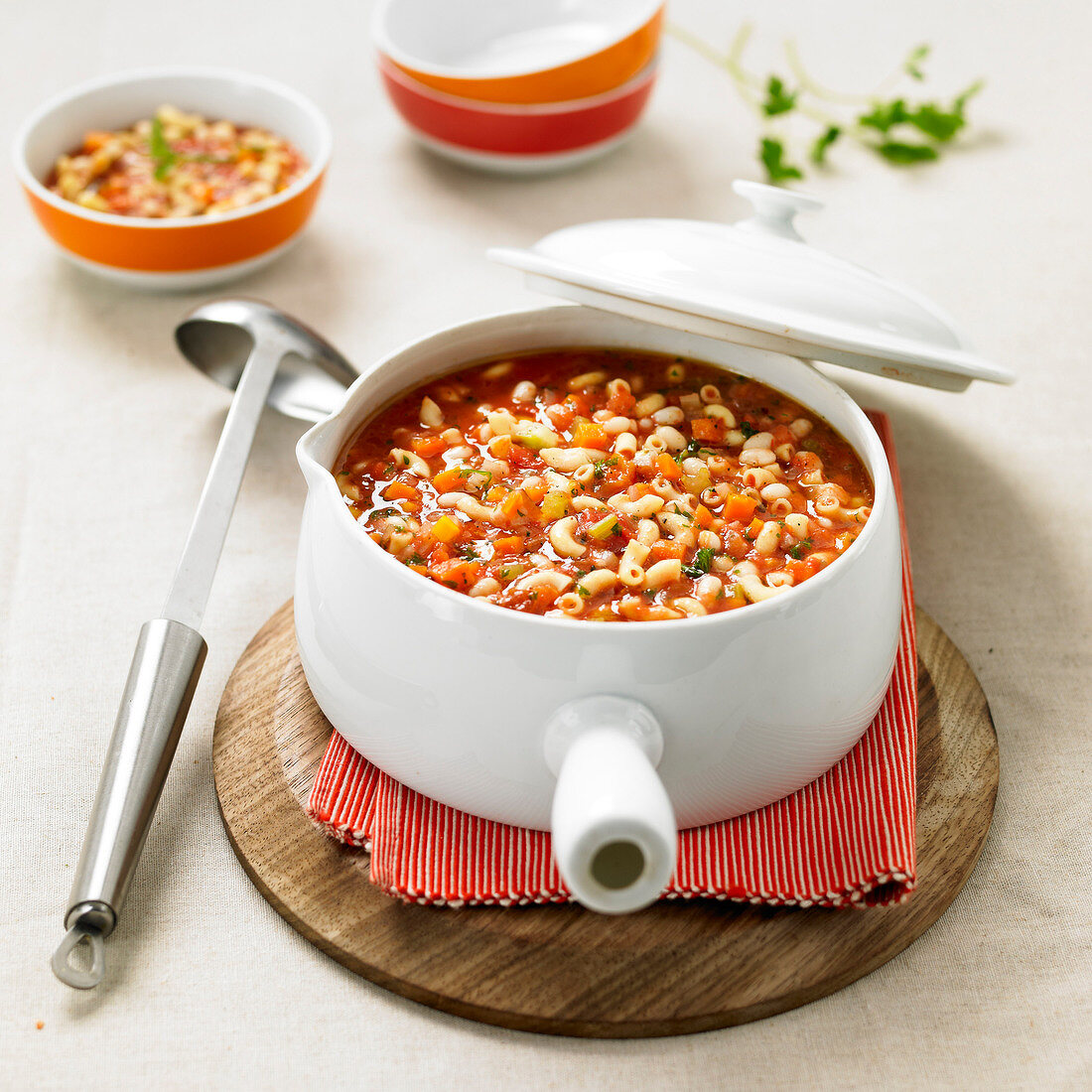 Nudelsuppe mit getrockneten Bohnen