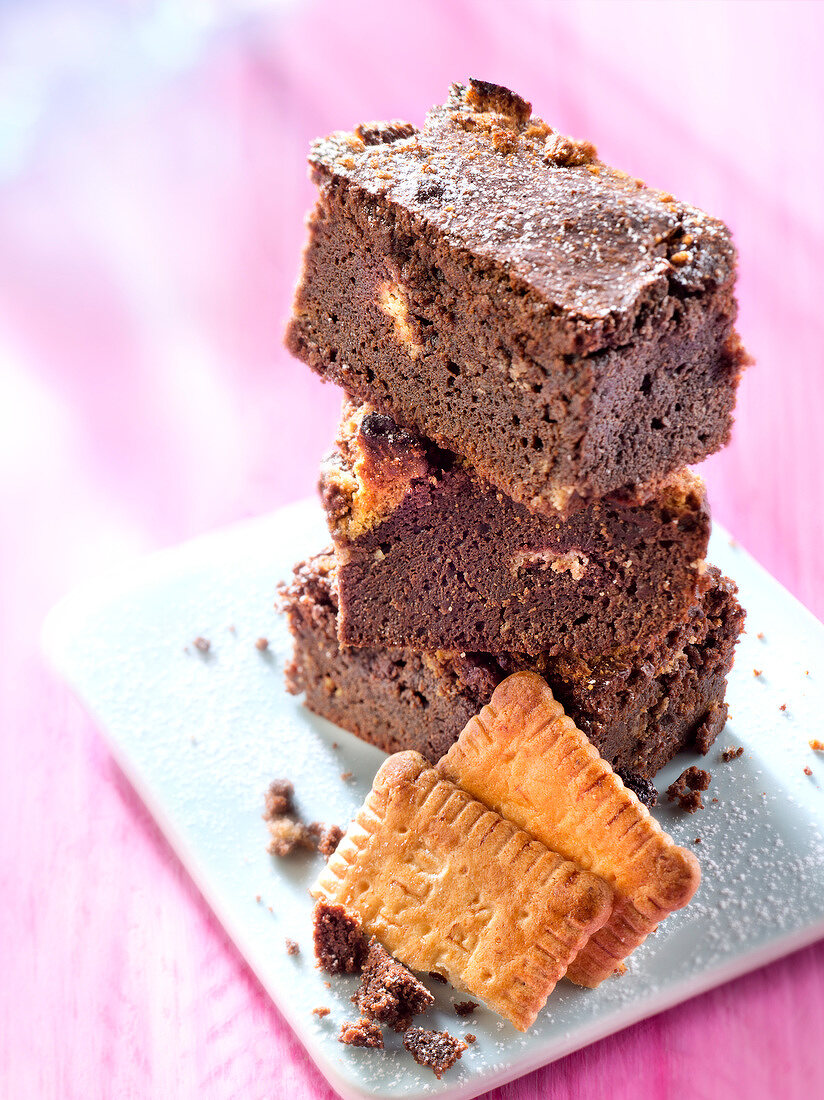 Rich tea biscuit and Guérande salt chocolate brownies