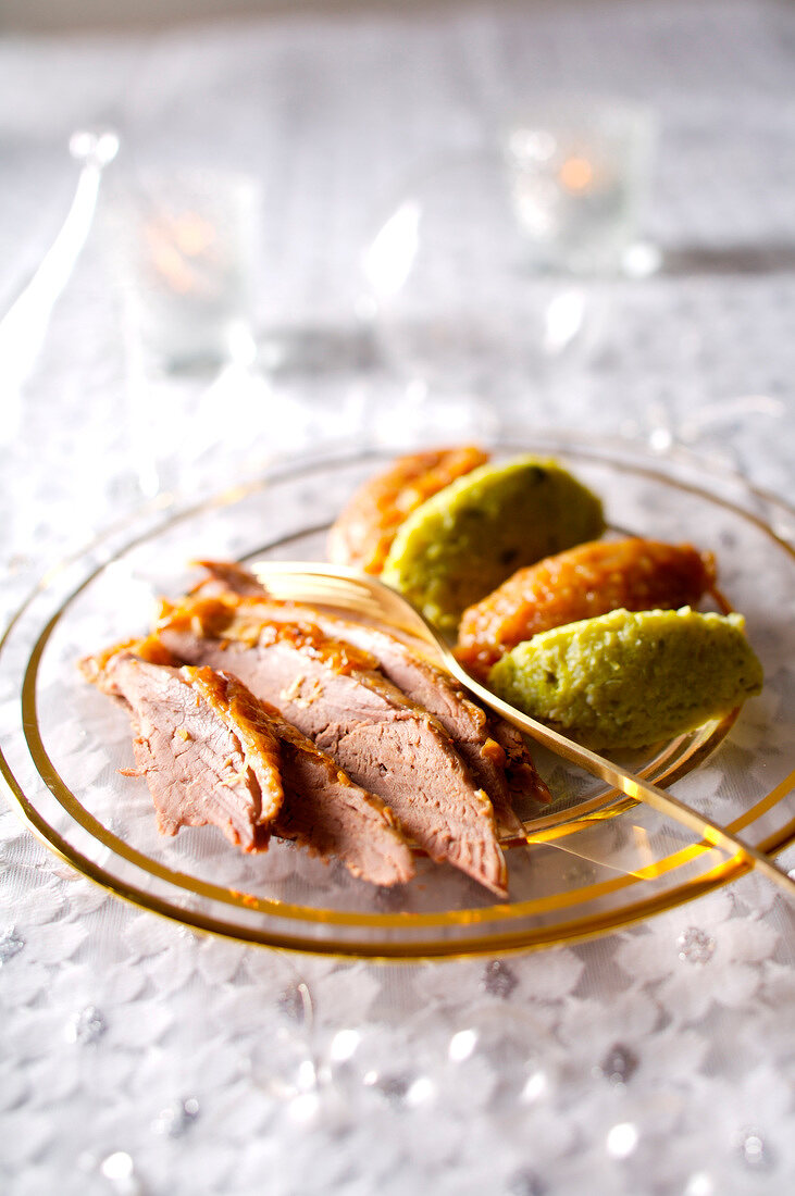 Duck fillets pureed cabbage and pureed dates