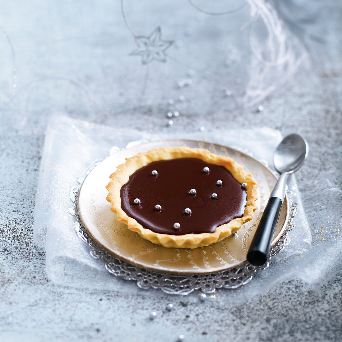 Individual chocolate pie