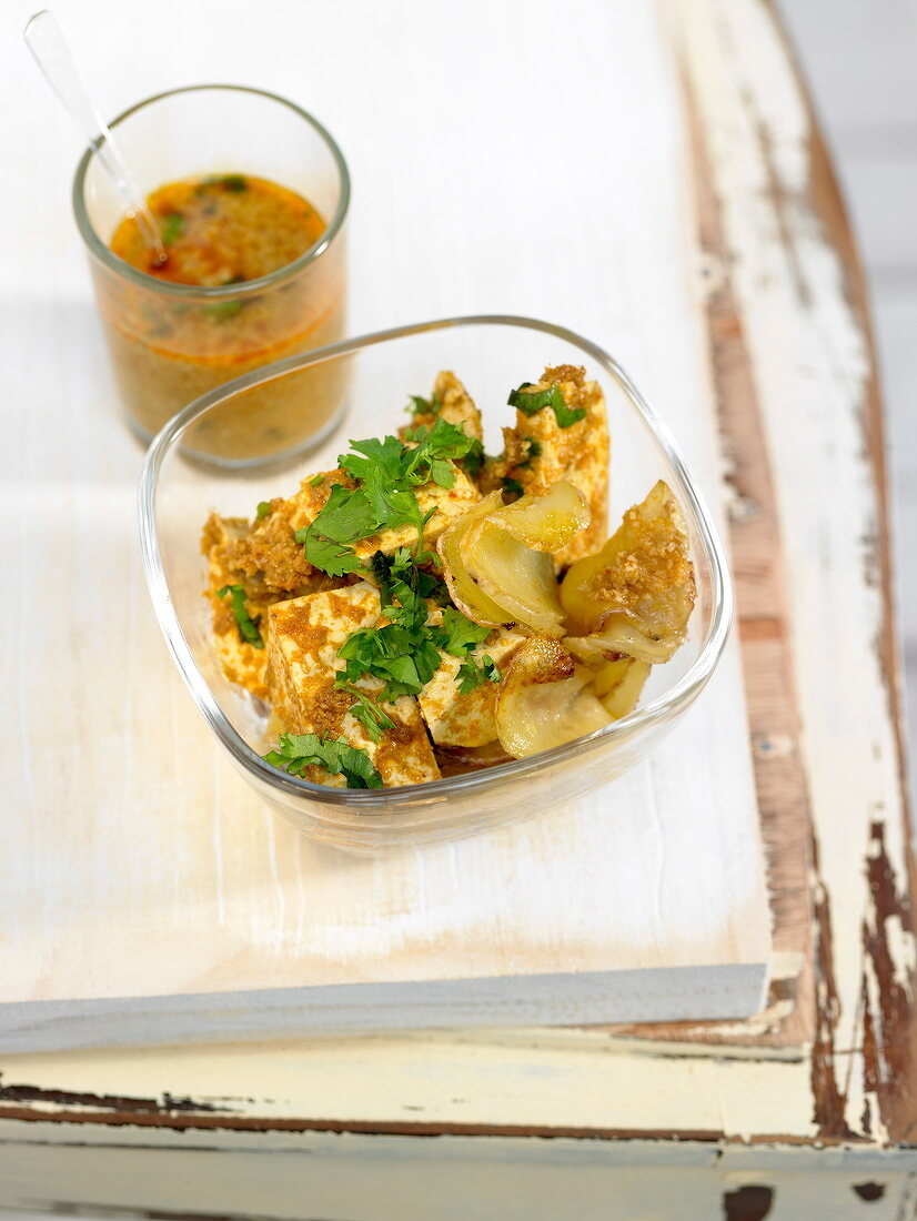 Tofu in curry sauce