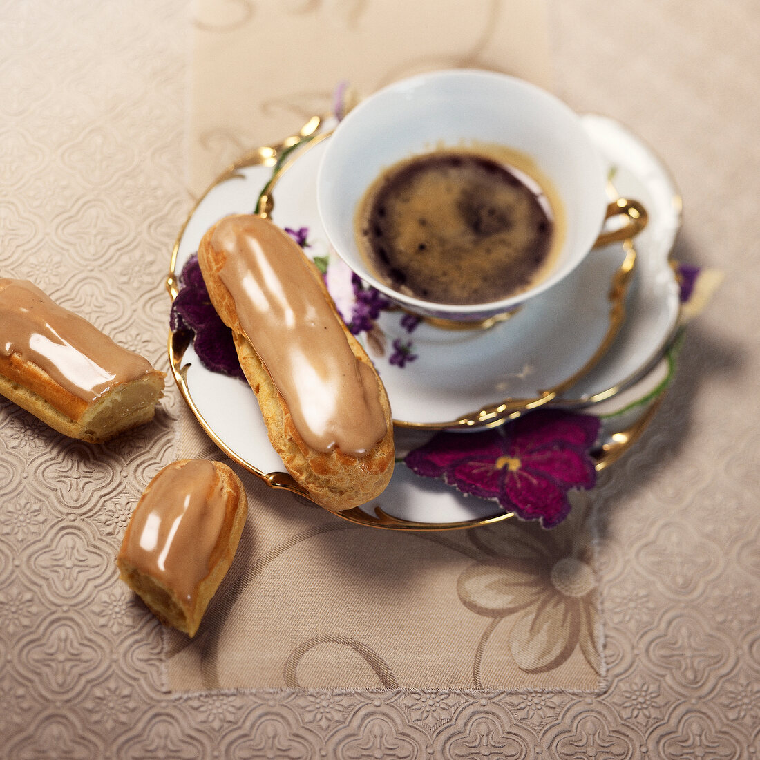 Eclairs (Liebesknochen, Frankreich) mit Kaffeecreme