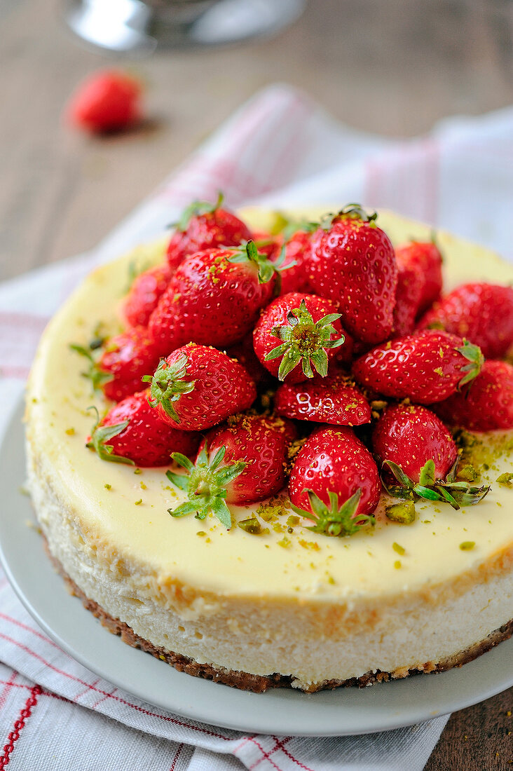 Cheesecake with Guariguette strawberries