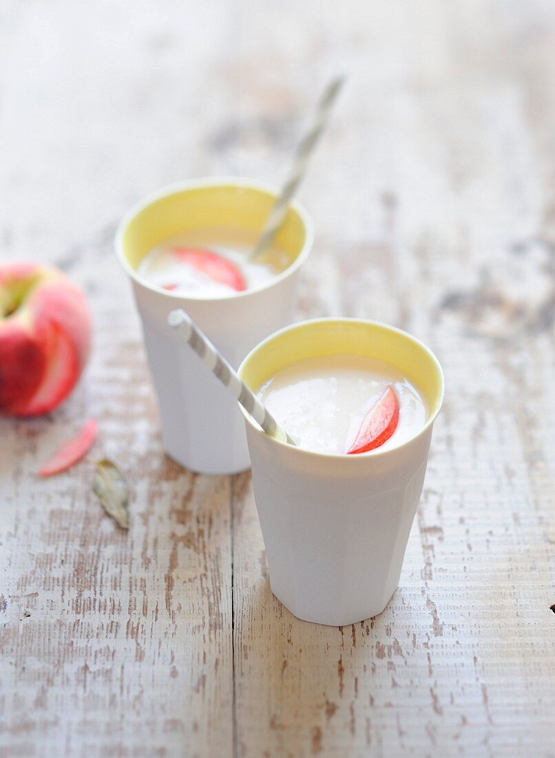 Petit-suisse,peach and verbana milkshakes