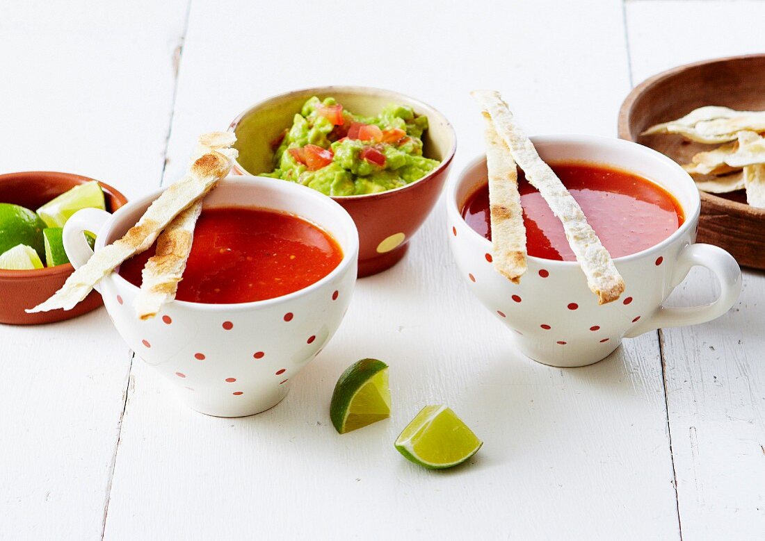 Spicy pepper soup and guacamole