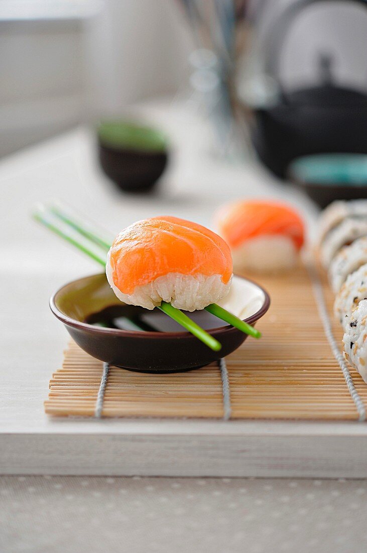 Sushi-Bällchen