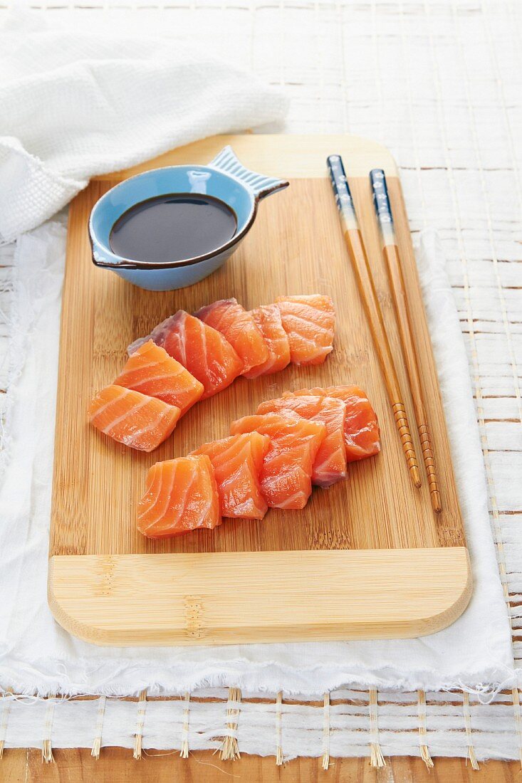 Salmon sashimis with soya sauce