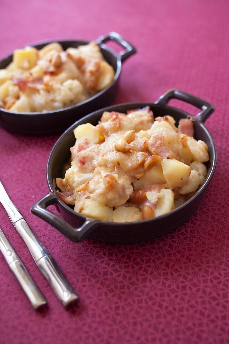 Potato,cauliflower,ham and peanut gratin