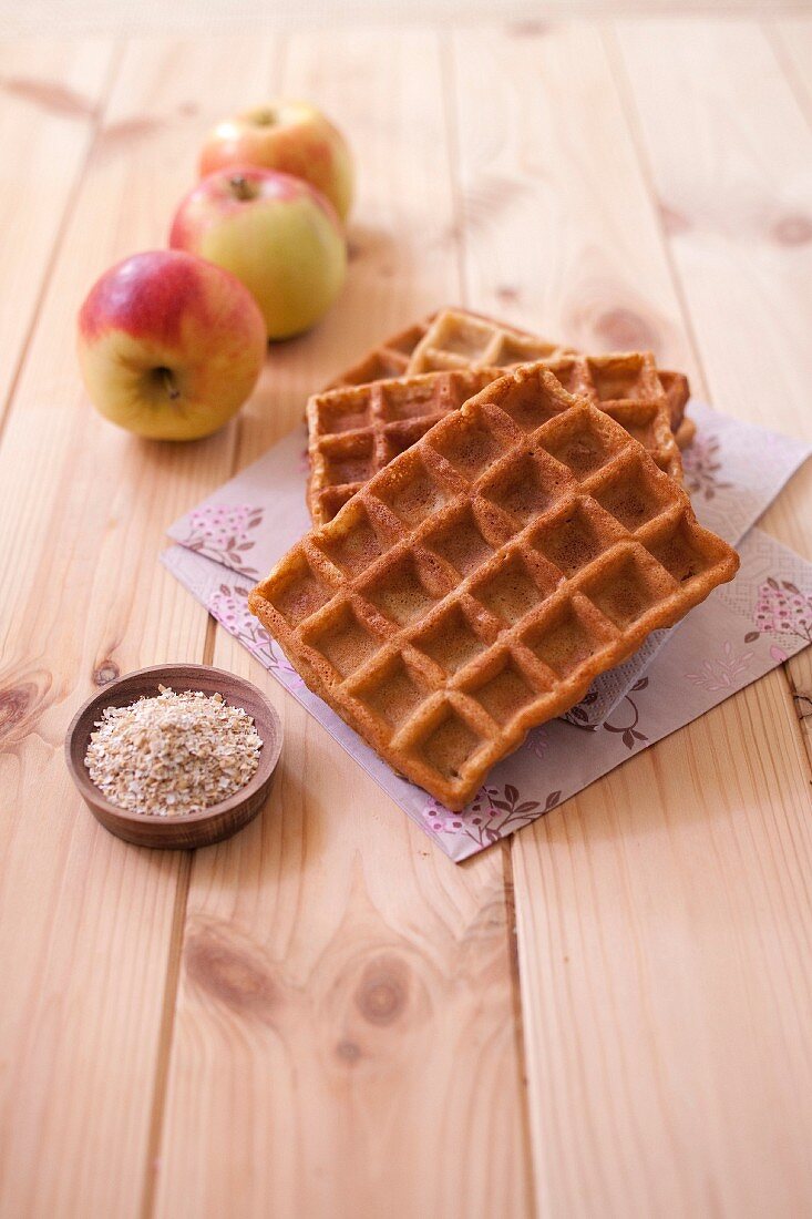 Waffeln mit Weizenkleie und Apfelsaft