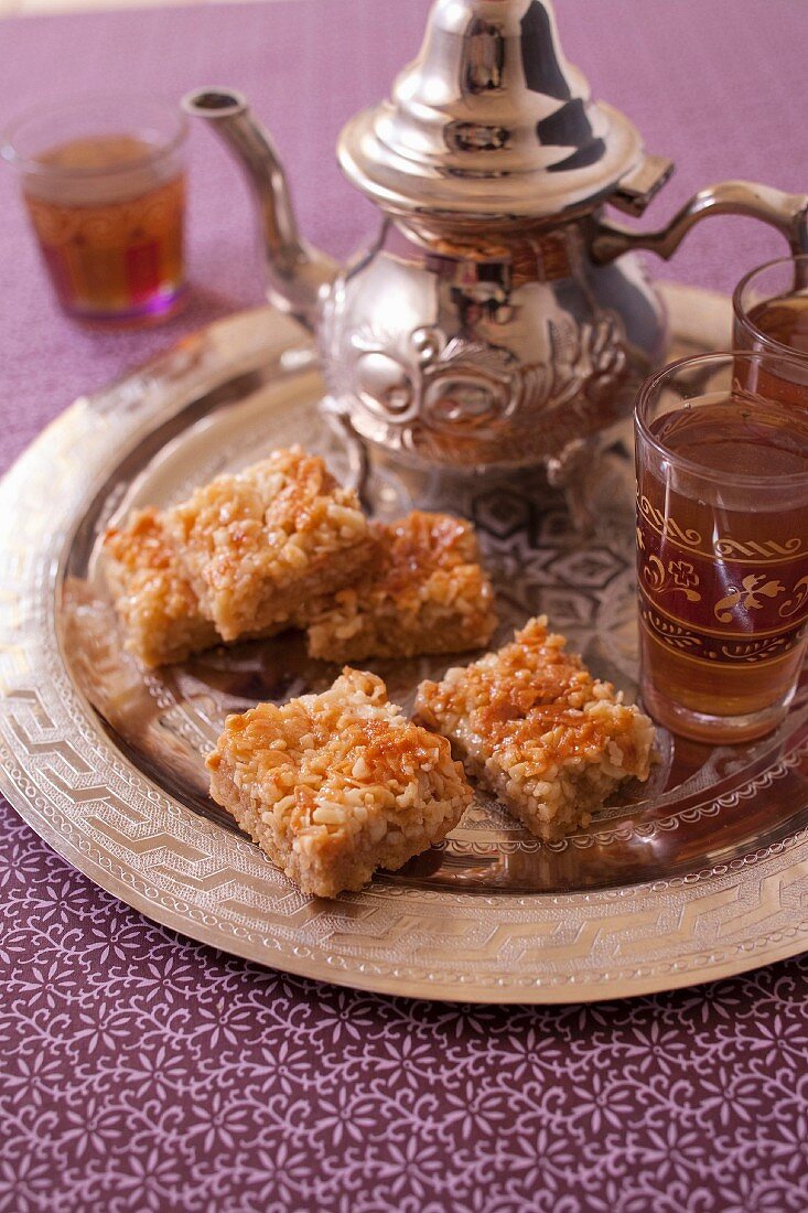 Almond and honey square crunchies