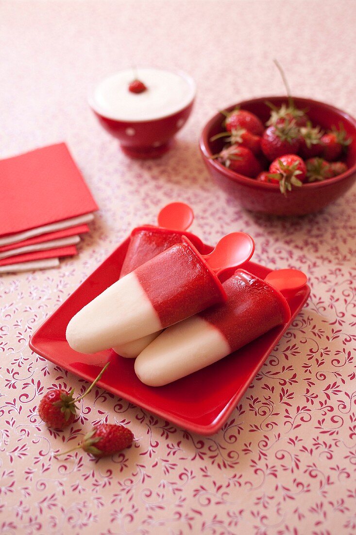 Strawberry and fromage blanc ice cream pops