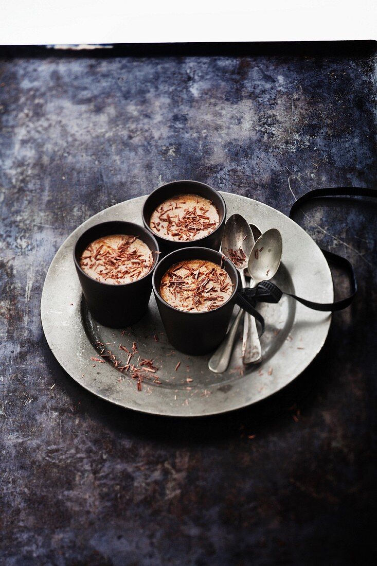 Coffee-Speculos ginger biscuit individual mousses