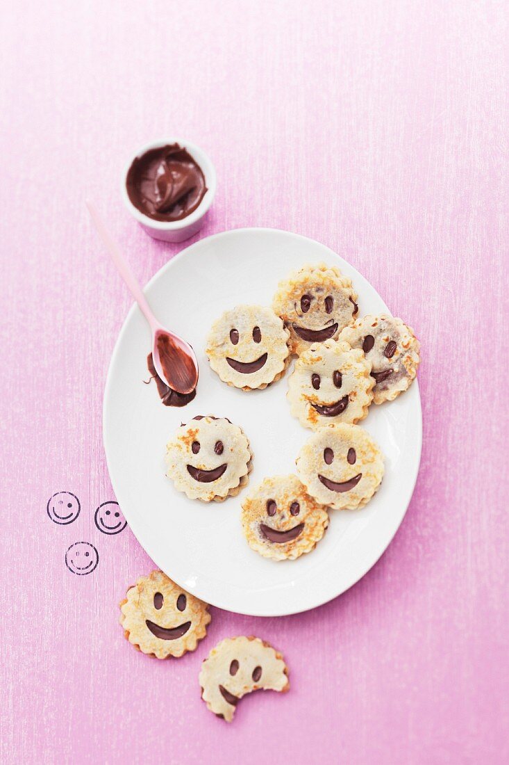 Chocolate garnished Smiley pancakes