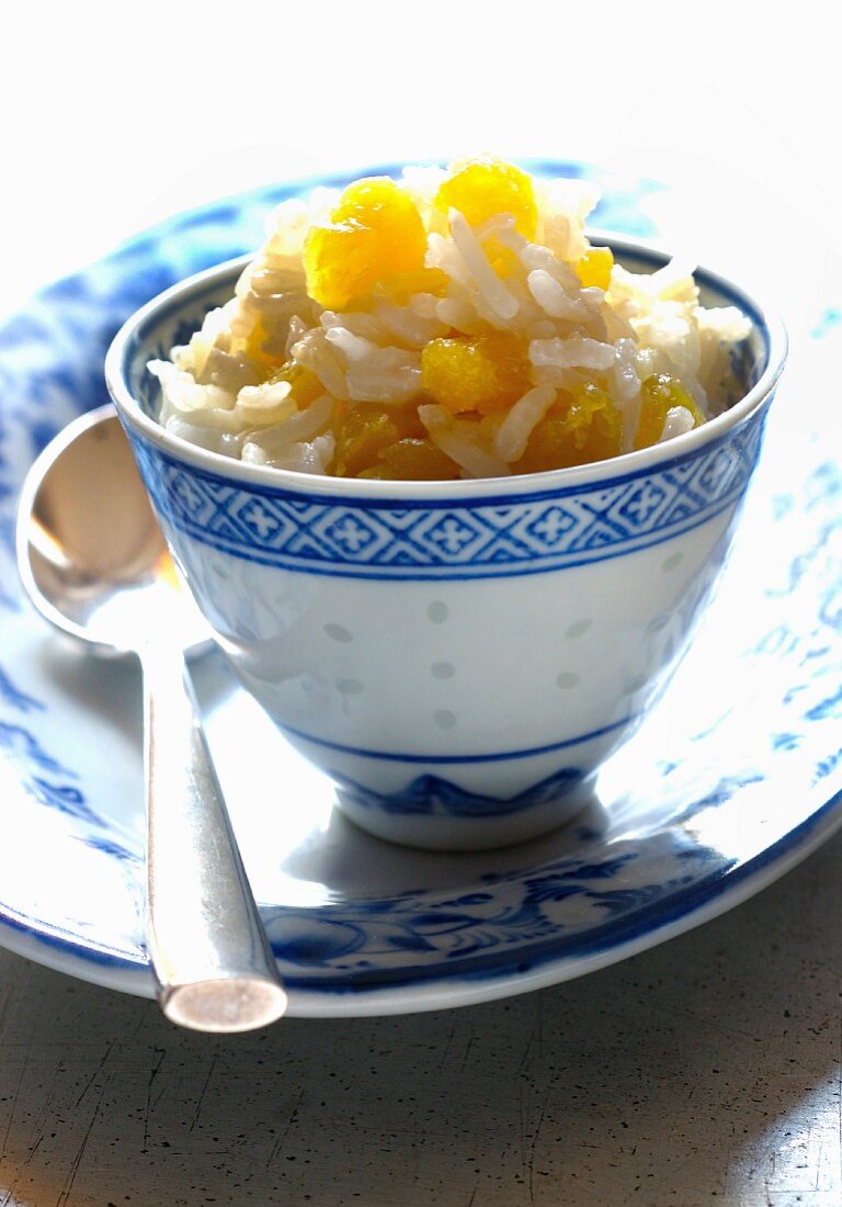 Klebreis mit Duran-Paste und Mango