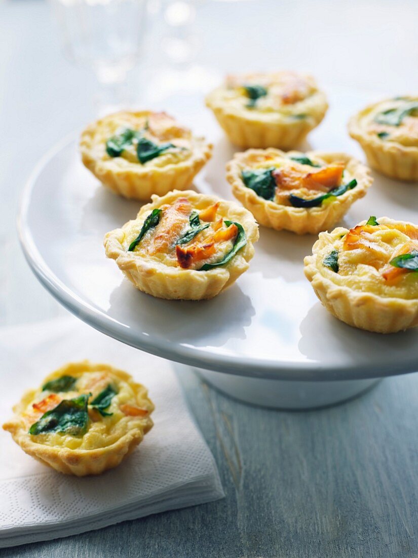 Salmon-spinach mini quiches