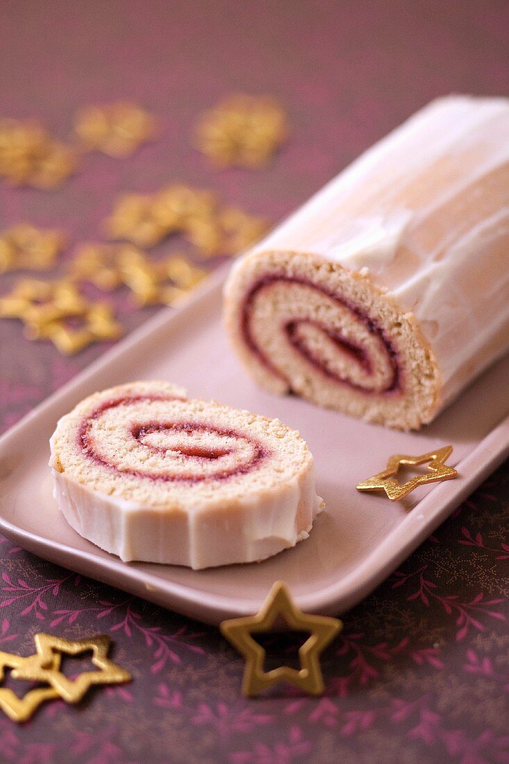 Express raspberry jam Christmas log rolled spong cake