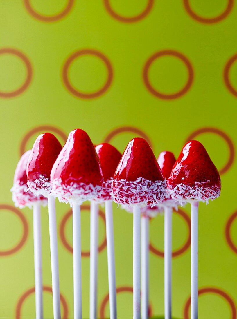 Liebesäpfel von Erdbeeren am Stiel