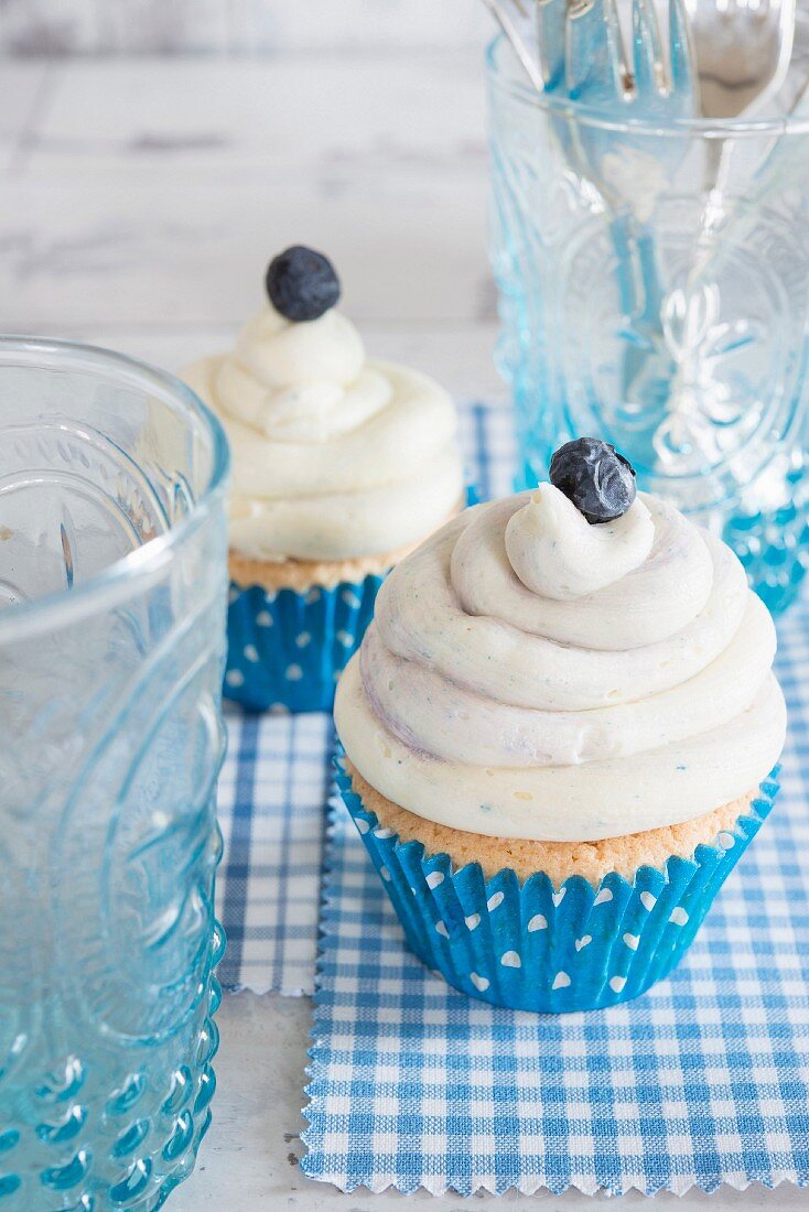 White chocolate and blueberry cupcakes