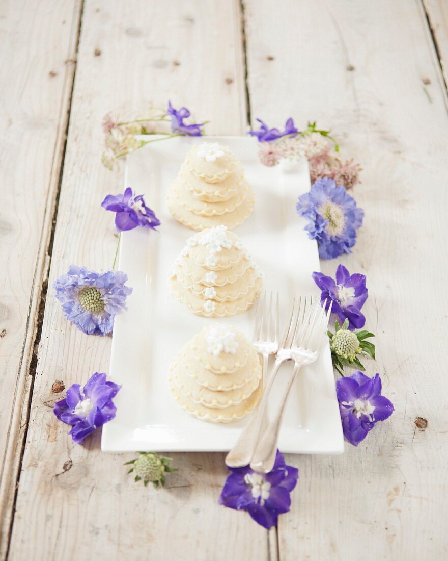Decorated biscuit stacks and flowers