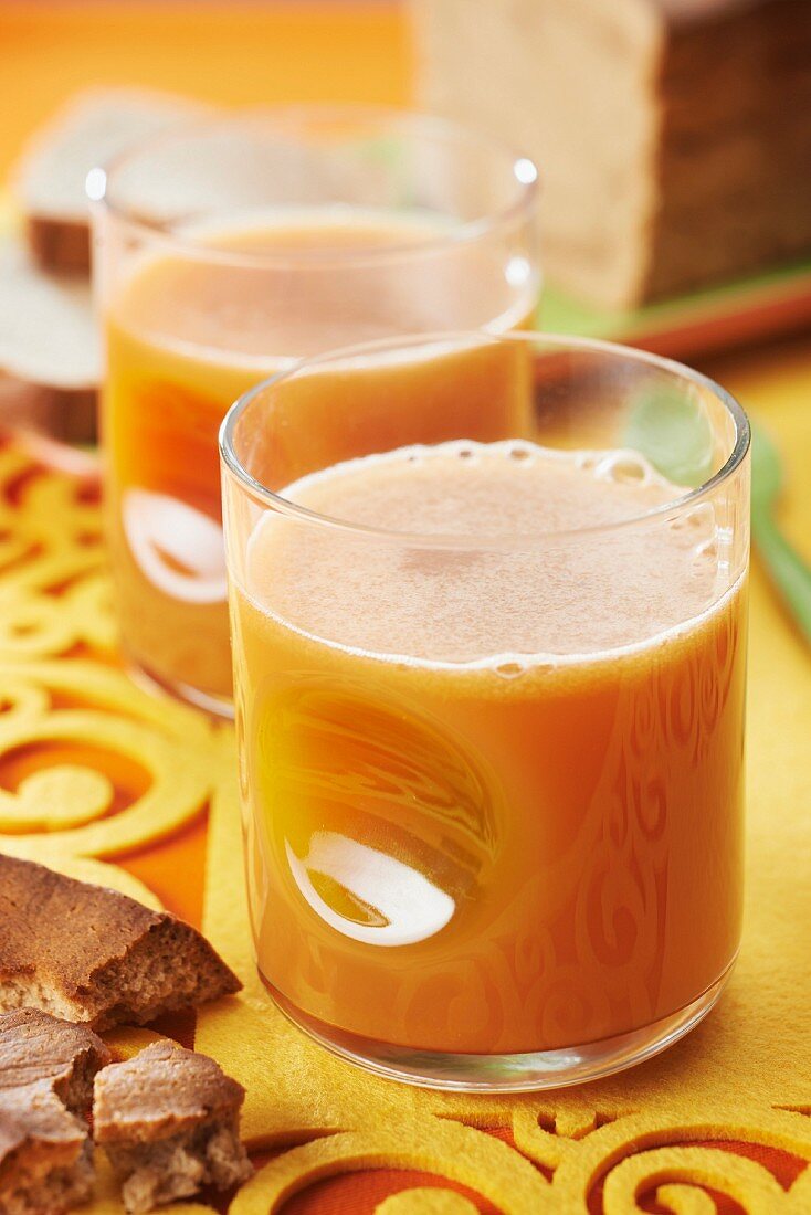 Fresh carrot,apple and ginger juice