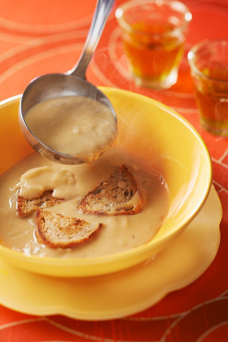 Zwiebel-Cidre-Suppe