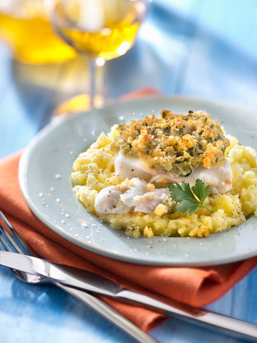 Piece of cod in garlic and parsley crust,mashed potatoes