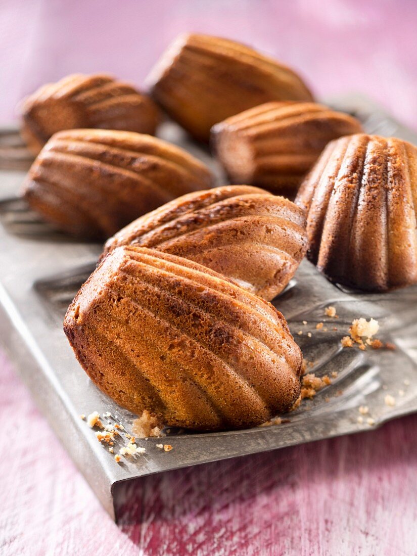 Almond-flavored Madeleines