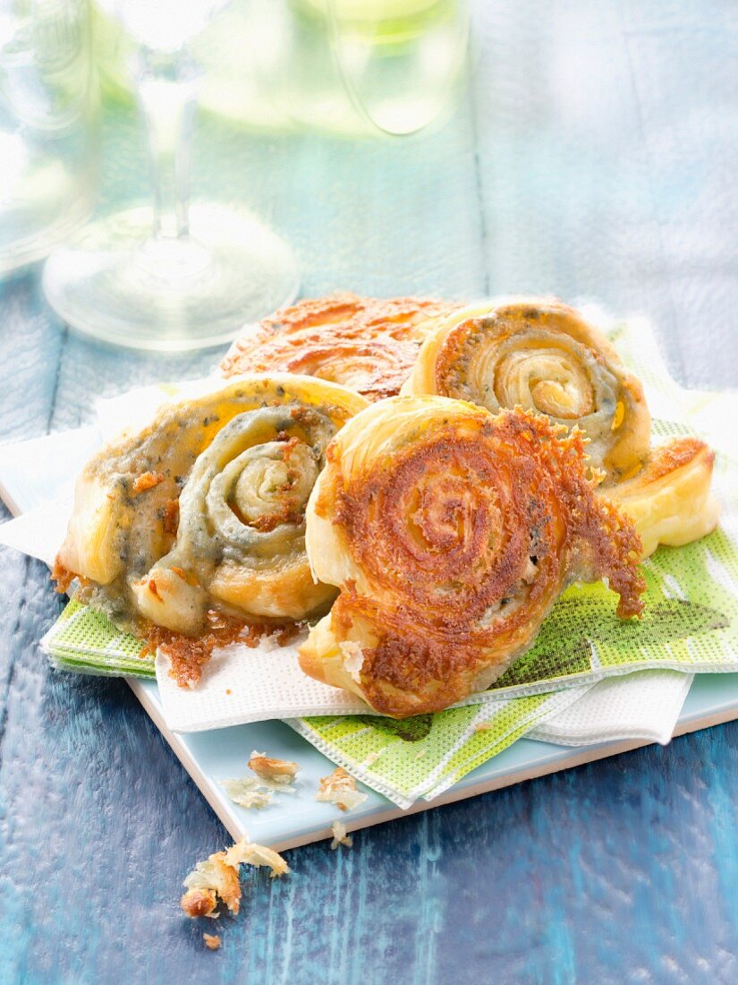 Roquefort flaky pastry twirls for an aperitif