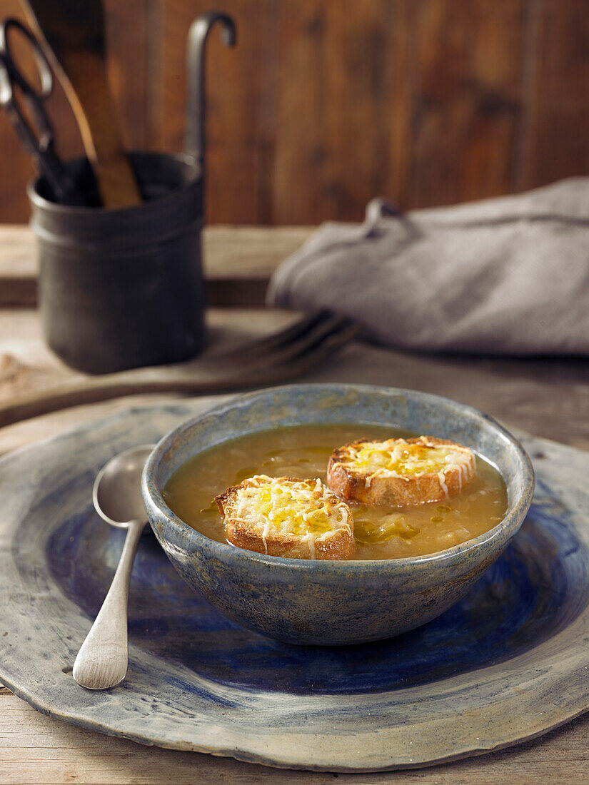 Soupe à l'oignon (Französische Zwiebelsuppe)